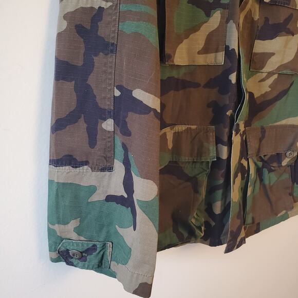 US Army Hot Weather Woodland Camo Combat Size M Regular Coat - Picture 2 of 8